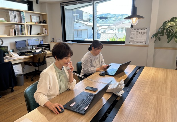 働いているスタッフの様子