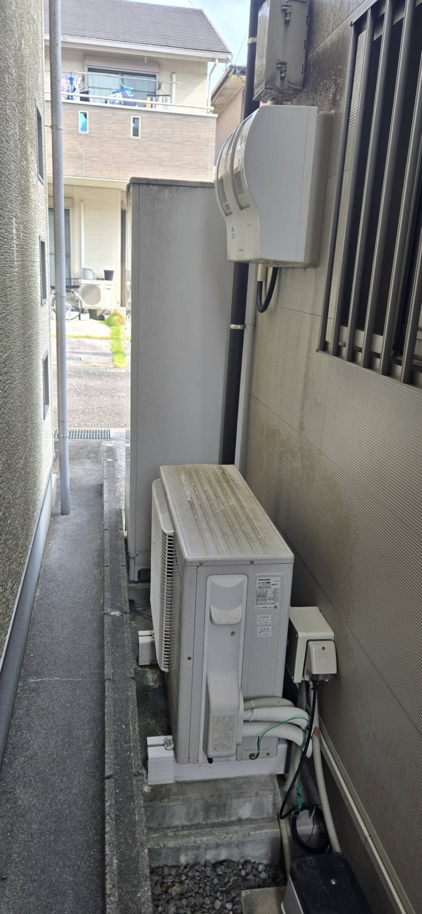 工務店からの紹介で問い合わせ、本体保証も10年ついていたことが決め手でした 施工前の写真